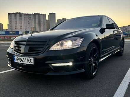 Чорний Мерседес С Клас, об'ємом двигуна 5.5 л та пробігом 306 тис. км за 7000 $, фото 1 на Automoto.ua