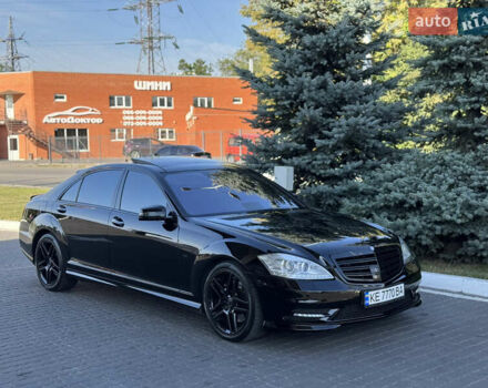 Черный Мерседес С Класс, объемом двигателя 5.5 л и пробегом 212 тыс. км за 14500 $, фото 1 на Automoto.ua