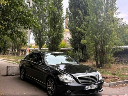 Черный Мерседес С Класс, объемом двигателя 5.5 л и пробегом 283 тыс. км за 13000 $, фото 1 на Automoto.ua