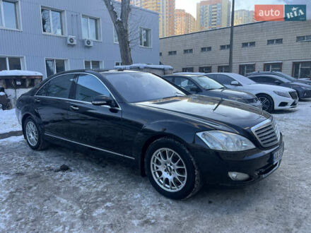Черный Мерседес С Класс, объемом двигателя 5.5 л и пробегом 511 тыс. км за 14000 $, фото 1 на Automoto.ua