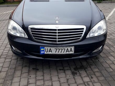 Черный Мерседес С Класс, объемом двигателя 3.5 л и пробегом 157 тыс. км за 12300 $, фото 1 на Automoto.ua