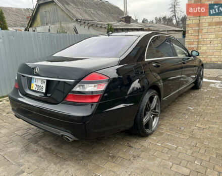 Черный Мерседес С Класс, объемом двигателя 5.46 л и пробегом 250 тыс. км за 12500 $, фото 1 на Automoto.ua