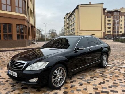 Черный Мерседес С Класс, объемом двигателя 3 л и пробегом 220 тыс. км за 13600 $, фото 1 на Automoto.ua