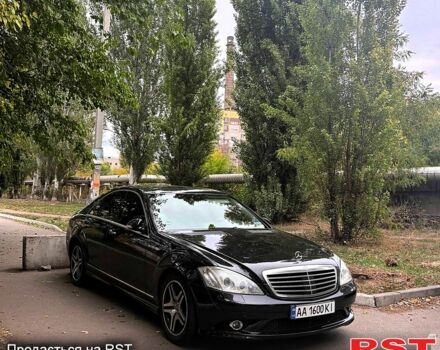 Черный Мерседес С Класс, объемом двигателя 5.5 л и пробегом 283 тыс. км за 13000 $, фото 1 на Automoto.ua