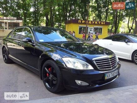 Мерседес С Класс 2008 в Харькове на Automoto.ua Черный Мерседес С Класс, объемом двигателя 5.5 л и пробегом 210 тыс. км за 10500 $, фото 1 на Automoto.ua