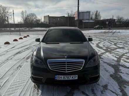 Черный Мерседес С Класс, объемом двигателя 5.5 л и пробегом 305 тыс. км за 12500 $, фото 1 на Automoto.ua