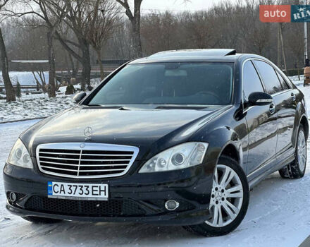 Черный Мерседес С Класс, объемом двигателя 5.46 л и пробегом 167 тыс. км за 12600 $, фото 1 на Automoto.ua