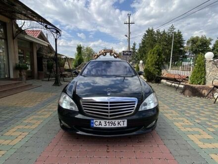 Чорний Мерседес С Клас, об'ємом двигуна 5.5 л та пробігом 355 тис. км за 10566 $, фото 1 на Automoto.ua