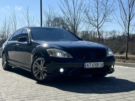 Мерседес С Класс 2008 в Ивано-Франковске на Automoto.ua Черный Мерседес С Класс, объемом двигателя 5.5 л и пробегом 300 тыс. км за 10800 $, фото 1 на Automoto.ua