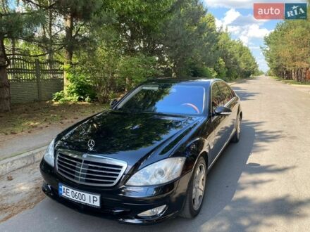 Черный Мерседес С Класс, объемом двигателя 5.46 л и пробегом 390 тыс. км за 9000 $, фото 1 на Automoto.ua