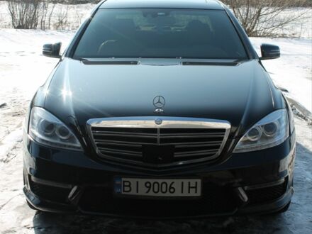 Чорний Мерседес С Клас, об'ємом двигуна 5.5 л та пробігом 219 тис. км за 13300 $, фото 1 на Automoto.ua
