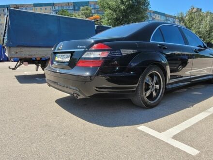Мерседес С Класс 2008 в Каменское - Днепродзержинск на Automoto.ua Черный Мерседес С Класс, объемом двигателя 5.5 л и пробегом 350 тыс. км за 9999 $, фото 1 на Automoto.ua