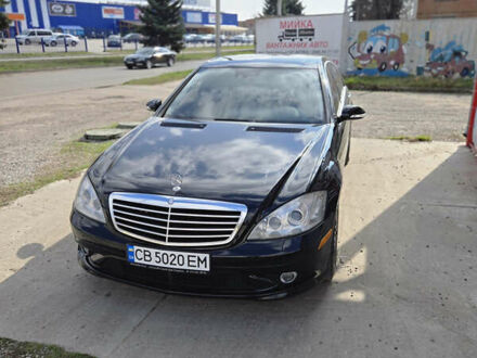 Черный Мерседес С Класс, объемом двигателя 5.5 л и пробегом 260 тыс. км за 12999 $, фото 1 на Automoto.ua