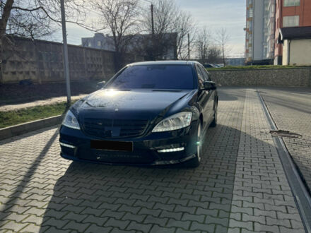 Чорний Мерседес С Клас, об'ємом двигуна 5.5 л та пробігом 334 тис. км за 15000 $, фото 1 на Automoto.ua
