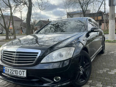 Черный Мерседес С Класс, объемом двигателя 4.7 л и пробегом 320 тыс. км за 9800 $, фото 1 на Automoto.ua