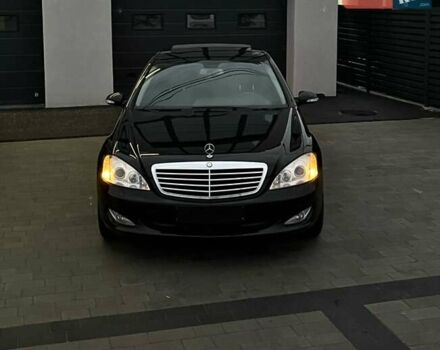Черный Мерседес С Класс, объемом двигателя 3 л и пробегом 293 тыс. км за 9999 $, фото 1 на Automoto.ua