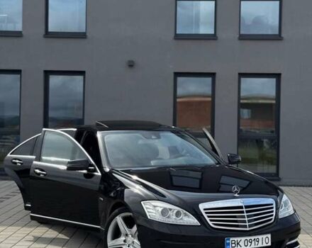 Черный Мерседес С Класс, объемом двигателя 2.99 л и пробегом 370 тыс. км за 14750 $, фото 1 на Automoto.ua