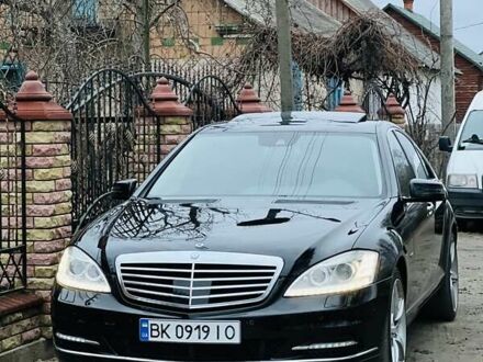 Мерседес С Класс 2009 в Владимирце на Automoto.ua Черный Мерседес С Класс, объемом двигателя 2.99 л и пробегом 370 тыс. км за 14000 $, фото 1 на Automoto.ua