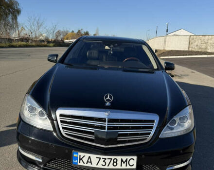 Чорний Мерседес С Клас, об'ємом двигуна 5.46 л та пробігом 300 тис. км за 15200 $, фото 1 на Automoto.ua