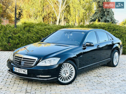 Черный Мерседес С Класс, объемом двигателя 2.99 л и пробегом 347 тыс. км за 13500 $, фото 1 на Automoto.ua