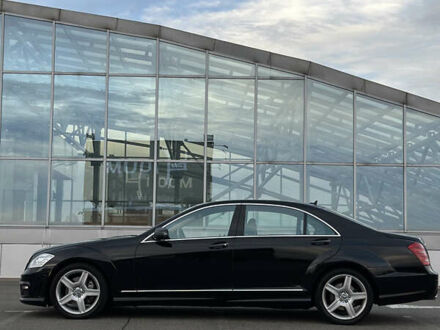 Черный Мерседес С Класс, объемом двигателя 5.5 л и пробегом 170 тыс. км за 17000 $, фото 1 на Automoto.ua