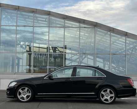 Черный Мерседес С Класс, объемом двигателя 5.5 л и пробегом 170 тыс. км за 17000 $, фото 1 на Automoto.ua