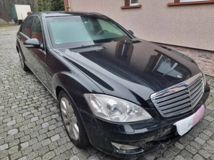 Черный Мерседес С Класс, объемом двигателя 5.5 л и пробегом 117 тыс. км за 7040 $, фото 1 на Automoto.ua