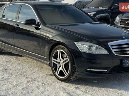 Черный Мерседес С Класс, объемом двигателя 5.5 л и пробегом 280 тыс. км за 19999 $, фото 1 на Automoto.ua