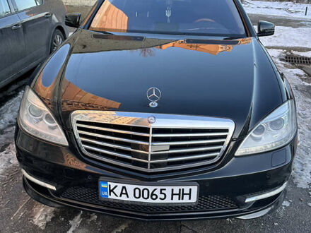 Мерседес С Класс 2010 в Киеве на Automoto.ua Черный Мерседес С Класс, объемом двигателя 5.5 л и пробегом 155 тыс. км за 22300 $, фото 1 на Automoto.ua