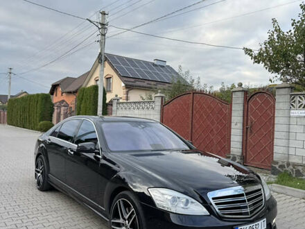 Черный Мерседес С Класс, объемом двигателя 5.46 л и пробегом 228 тыс. км за 14950 $, фото 1 на Automoto.ua