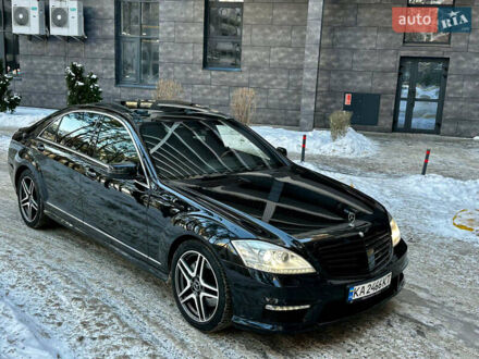 Черный Мерседес С Класс, объемом двигателя 5 л и пробегом 245 тыс. км за 14400 $, фото 1 на Automoto.ua