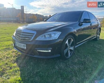 Черный Мерседес С Класс, объемом двигателя 5.5 л и пробегом 220 тыс. км за 17700 $, фото 1 на Automoto.ua