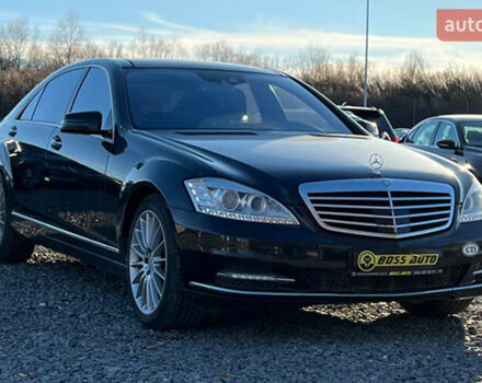 Чорний Мерседес С Клас, об'ємом двигуна 5.46 л та пробігом 262 тис. км за 14999 $, фото 1 на Automoto.ua