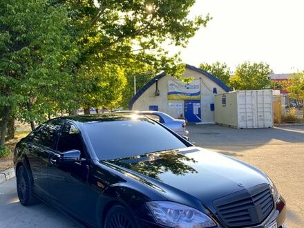 Черный Мерседес С Класс, объемом двигателя 3 л и пробегом 280 тыс. км за 13500 $, фото 1 на Automoto.ua