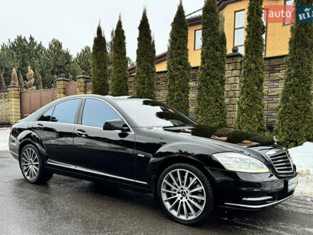 Черный Мерседес С Класс, объемом двигателя 4.7 л и пробегом 250 тыс. км за 13300 $, фото 1 на Automoto.ua