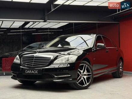 Чорний Мерседес С Клас, об'ємом двигуна 4.7 л та пробігом 175 тис. км за 20900 $, фото 1 на Automoto.ua