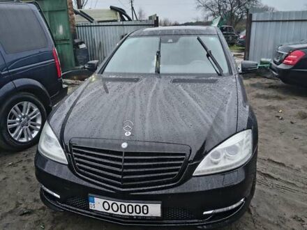 Черный Мерседес С Класс, объемом двигателя 4.66 л и пробегом 217 тыс. км за 16000 $, фото 1 на Automoto.ua