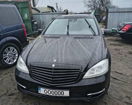 Черный Мерседес С Класс, объемом двигателя 4.66 л и пробегом 217 тыс. км за 16000 $, фото 1 на Automoto.ua