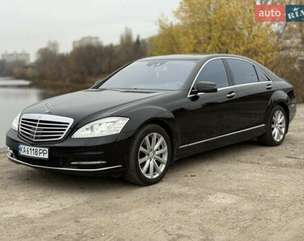 Черный Мерседес С Класс, объемом двигателя 4.66 л и пробегом 158 тыс. км за 12500 $, фото 1 на Automoto.ua