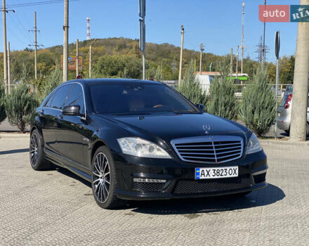 Чорний Мерседес С Клас, об'ємом двигуна 4.66 л та пробігом 280 тис. км за 18400 $, фото 1 на Automoto.ua