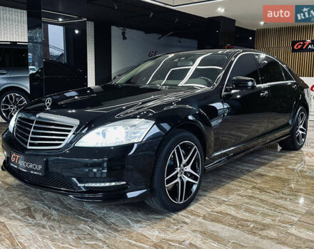 Черный Мерседес С Класс, объемом двигателя 4.7 л и пробегом 175 тыс. км за 24900 $, фото 1 на Automoto.ua