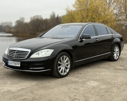 Черный Мерседес С Класс, объемом двигателя 4.7 л и пробегом 158 тыс. км за 12500 $, фото 1 на Automoto.ua