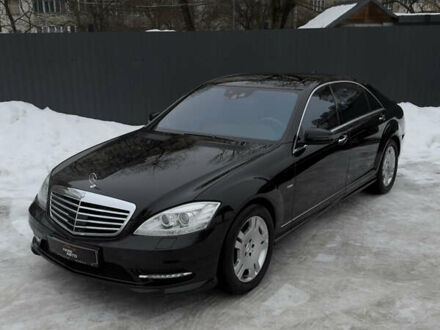 Черный Мерседес С Класс, объемом двигателя 4.66 л и пробегом 134 тыс. км за 17900 $, фото 1 на Automoto.ua