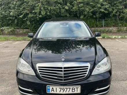 Черный Мерседес С Класс, объемом двигателя 3 л и пробегом 259 тыс. км за 19000 $, фото 1 на Automoto.ua