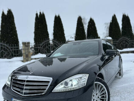 Черный Мерседес С Класс, объемом двигателя 3 л и пробегом 320 тыс. км за 25500 $, фото 1 на Automoto.ua