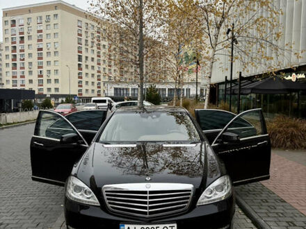 Черный Мерседес С Класс, объемом двигателя 5.5 л и пробегом 150 тыс. км за 17999 $, фото 1 на Automoto.ua