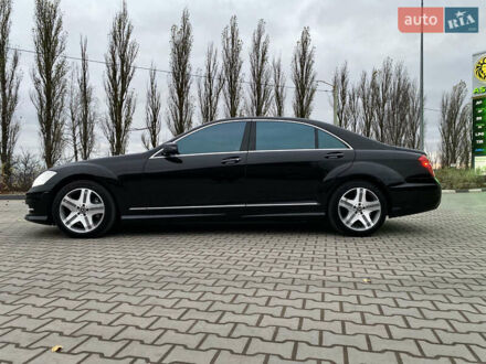Черный Мерседес С Класс, объемом двигателя 5.5 л и пробегом 229 тыс. км за 16666 $, фото 1 на Automoto.ua