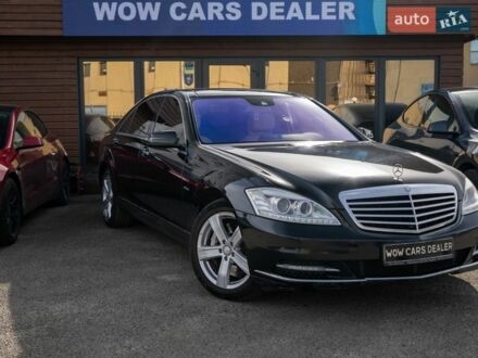 Чорний Мерседес С Клас, об'ємом двигуна 4.7 л та пробігом 230 тис. км за 14900 $, фото 1 на Automoto.ua