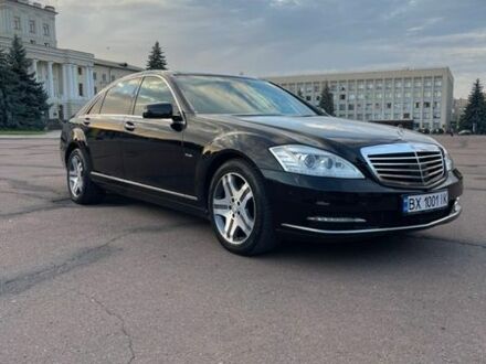 Черный Мерседес С Класс, объемом двигателя 2.14 л и пробегом 177 тыс. км за 17700 $, фото 1 на Automoto.ua