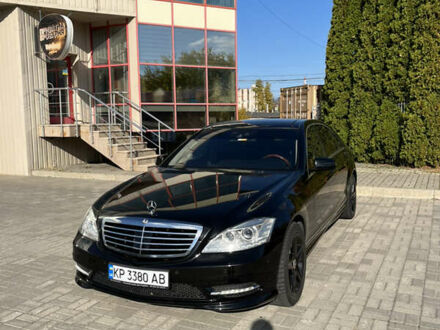 Черный Мерседес С Класс, объемом двигателя 4.66 л и пробегом 197 тыс. км за 21000 $, фото 1 на Automoto.ua